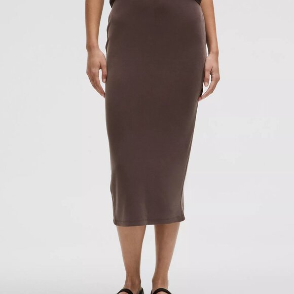 NWT lululemon Drapey Softstreme Column Midi Skirt Espresso Sz Medium - Picture 1 of 5